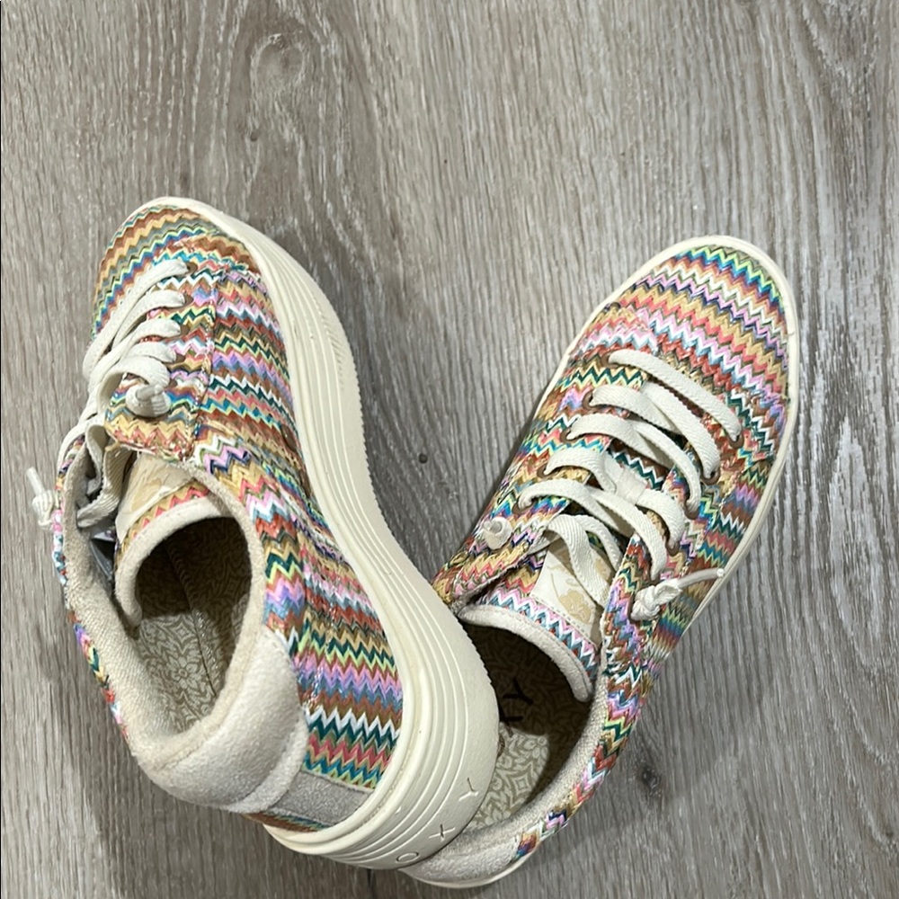 Colorful Zigzag Pattern Sneakers